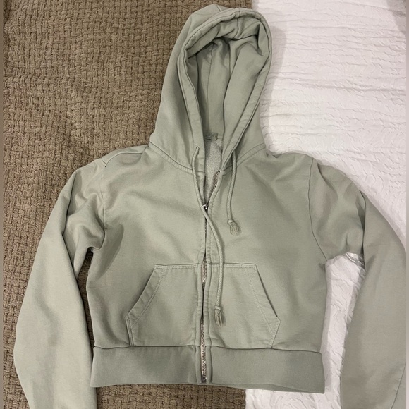 Brandy Melville cropped zip up hoodie - Picture 1 of 5